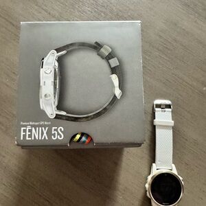 5S White GPS Watch